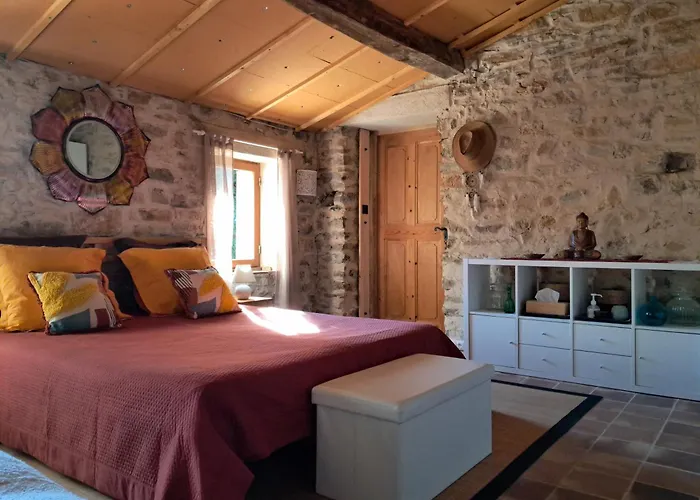 Bastidon Provencal Off-Grid