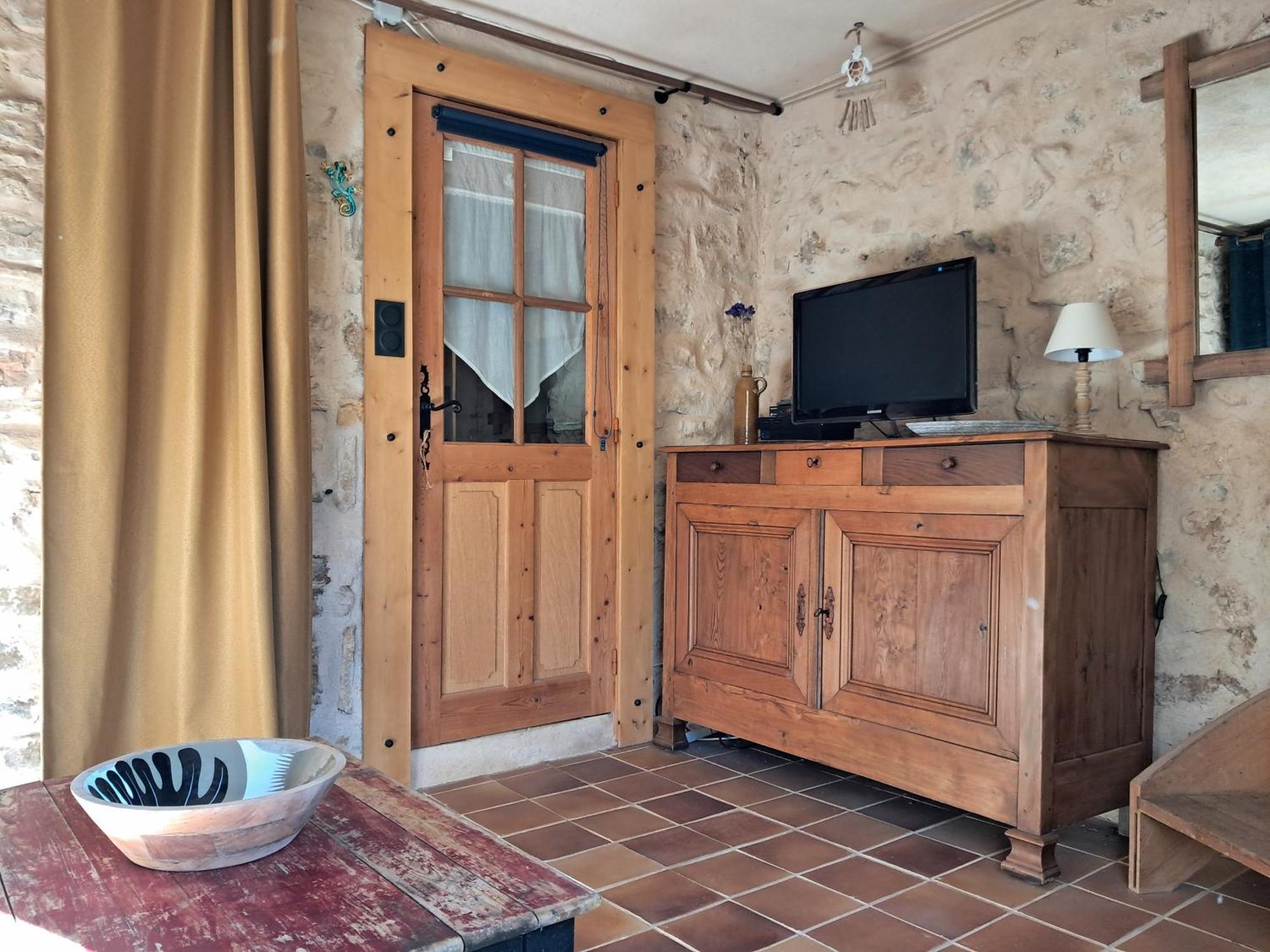 Bastidon Provencal Off-grid Salernes